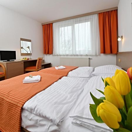 Lh Parkhotel Hluboka Nad Vltavou Congress & Wellness מראה חיצוני תמונה
