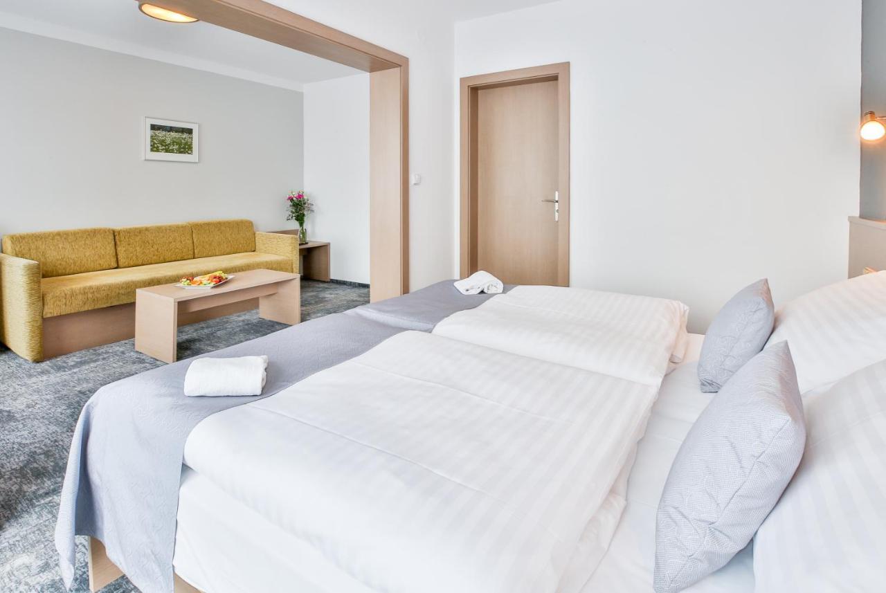 Lh Parkhotel Hluboka Nad Vltavou Congress & Wellness מראה חיצוני תמונה