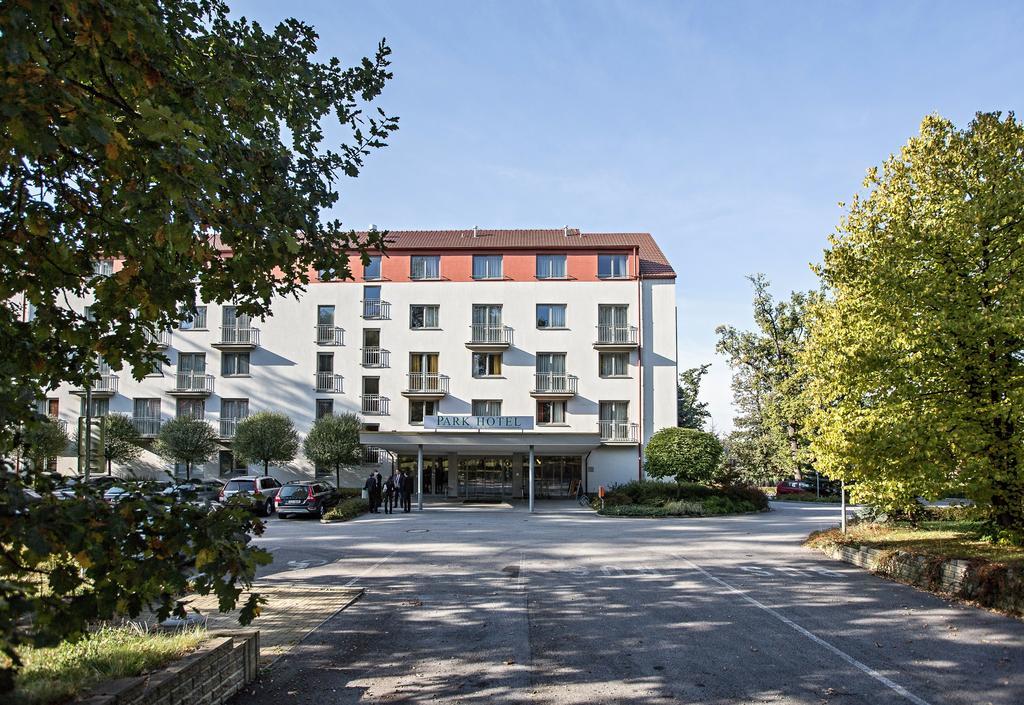 Lh Parkhotel Hluboka Nad Vltavou Congress & Wellness מראה חיצוני תמונה