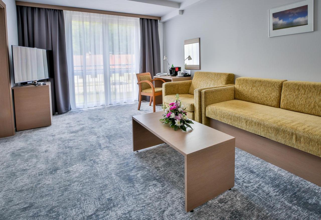 Lh Parkhotel Hluboka Nad Vltavou Congress & Wellness מראה חיצוני תמונה