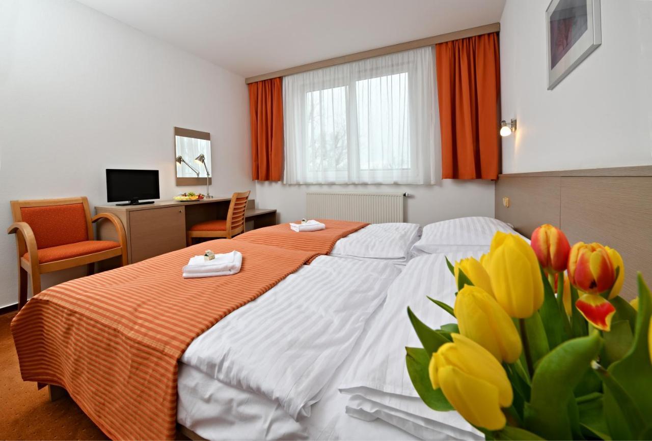 Lh Parkhotel Hluboka Nad Vltavou Congress & Wellness מראה חיצוני תמונה