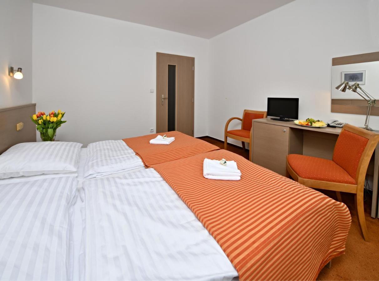 Lh Parkhotel Hluboka Nad Vltavou Congress & Wellness מראה חיצוני תמונה