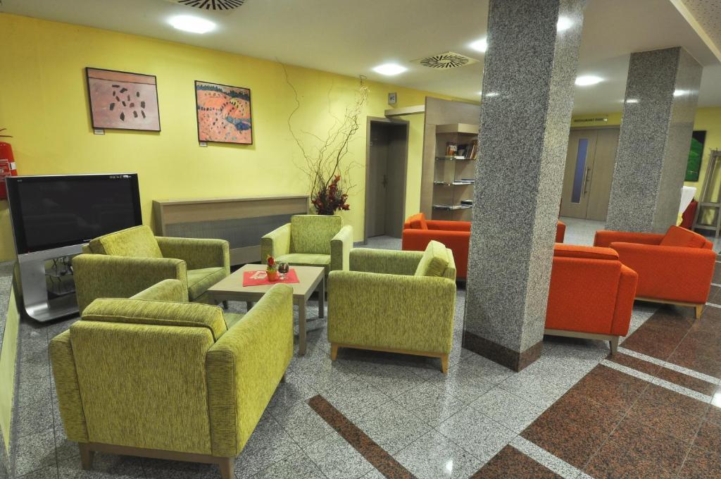 Lh Parkhotel Hluboka Nad Vltavou Congress & Wellness מראה חיצוני תמונה