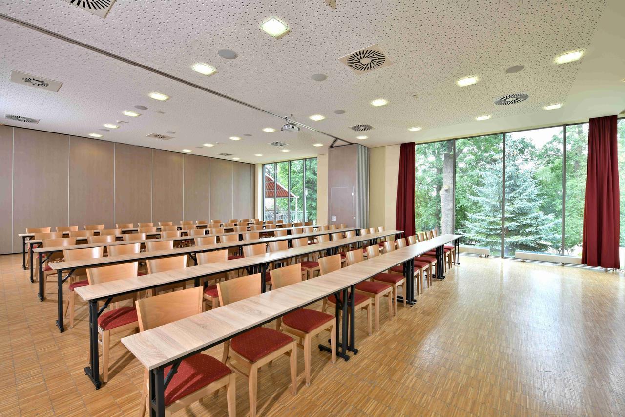 Lh Parkhotel Hluboka Nad Vltavou Congress & Wellness מראה חיצוני תמונה