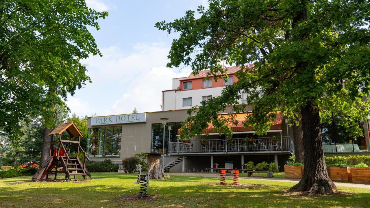 Lh Parkhotel Hluboka Nad Vltavou Congress & Wellness מראה חיצוני תמונה
